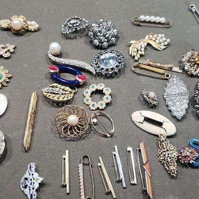 Vintage Broaches