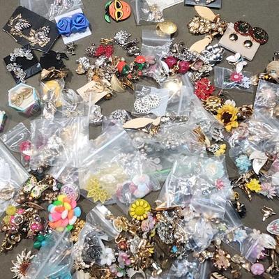 Mystery Lot of Vintage Costume Clip On Earrings