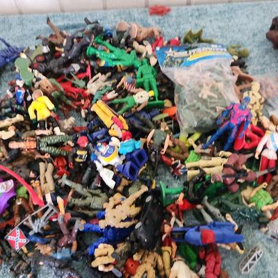 Mystery Lot of Hundreds of Toy Soilders 