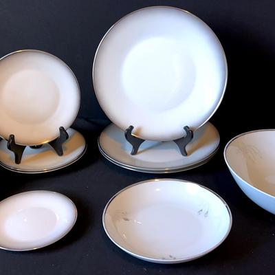 Porcelain Rosenthal China Pieces And Fukagawa Arita “Moon Glow” Bowls