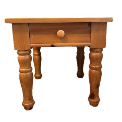 Broyhill Quality Furniture: Solid Wood, Side Table Lot3
