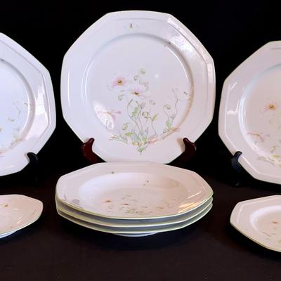 Mikasa Younger Than Springtime Poppy Sunday Japan Dinnerware 