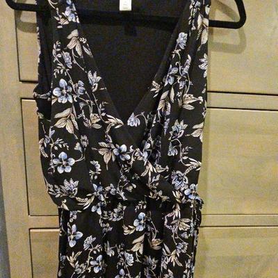 White House Black Market Floral Faux Wrap Skort Dress - Size 8
