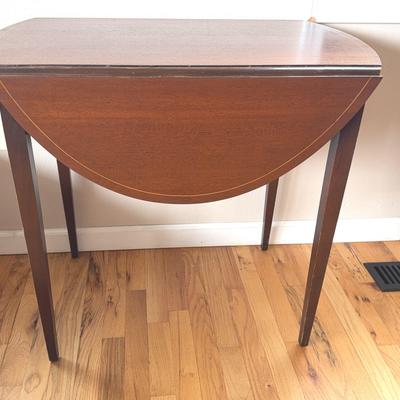 Federal Style Inlaid Pembroke Side Table