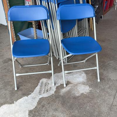 Plastic/Metal 20 Folding Chairs  