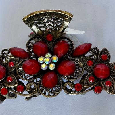 Metal hair claw clip with rhinestones, 4" red