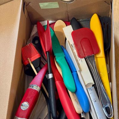 Mystery Lot Of Kitchen Utensils 