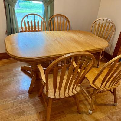 Table With (6) Chairs