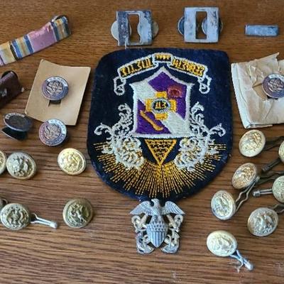 WWII-Era Military Memorabilia Lot – Patches, Buttons, Ribbons & Insignia