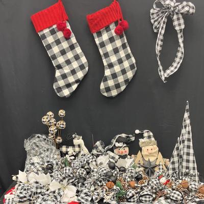 Black And White Christmas Decor #2
