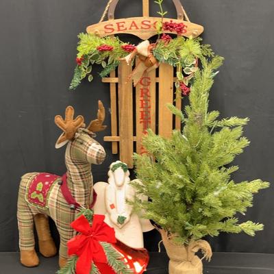 Seasons Greetings Decor