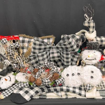 Black & White Christmas Decor #1