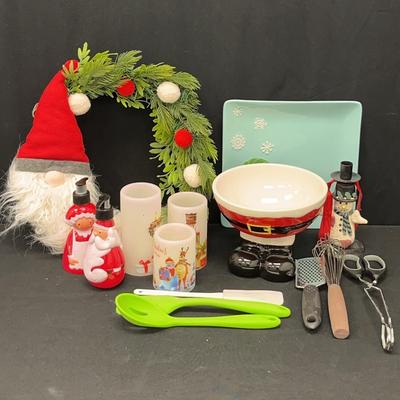 Christmas Kitchen, Bath, Serving #2
