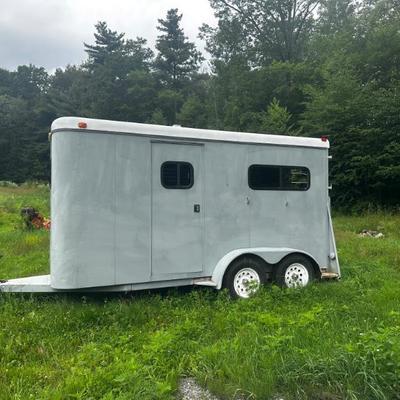 
$5,500 PRE SELLING 1997 TRAIL-ET NEW YORKER ﻿2 Horse Trailer with Front Tack Room NEW Axle NEW Tires