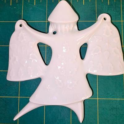 Sale Photo Thumbnail #62: Vintage Haviland Dancing Angel Bells 1973 Ornament Porcelain France JEN8068  71 $20.99   - Warehouse: AAA Vintage 712 L And A Rd Suite B Metairie, LA 70001 Hours By Appointment Thursday - Saturday 10-4