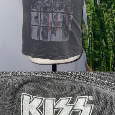 Merry kissmas 2017 lucky brand thrashed tee sz small