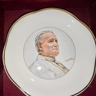 Sale Photo Thumbnail #47: Vintage 1982 made in england pope john paul ii saucer jen8066   - Warehouse: AAA Vintage 712 L And A Rd Suite B Metairie, LA 70001 Hours By Appointment Thursday - Saturday 10-4 32.99