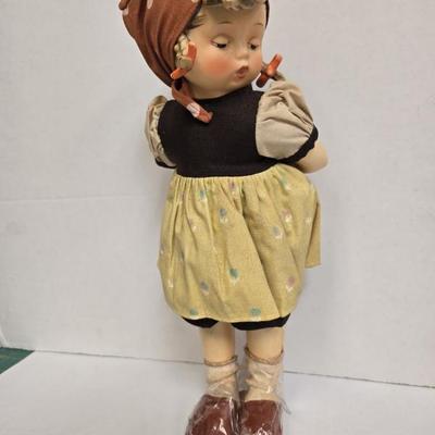 Sale Photo Thumbnail #54: Vintage goebel ceramic girl doll jen8090 41.99   - Warehouse: AAA Vintage 712 L And A Rd Suite B Metairie, LA 70001 Hours By Appointment Thursday - Saturday 10-4