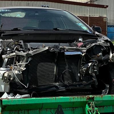 Parts Car 2006 Toyota Corolla 40,000 Miles on the engine and Transition.  Title
