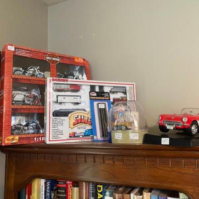 Sale Photo Thumbnail #54: model cars hotrods, collectibles