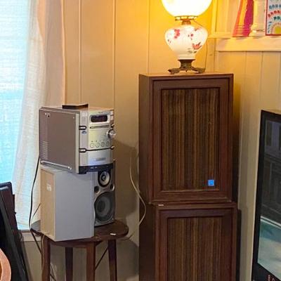Sale Photo Thumbnail #50: gone with the wind table lamp speakers
