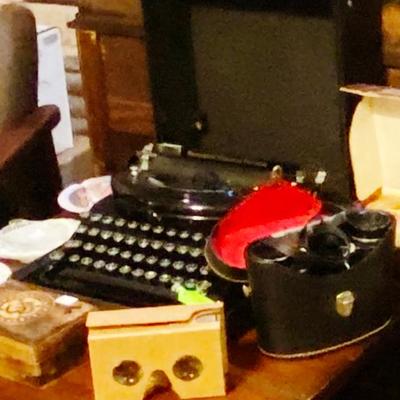 Sale Photo Thumbnail #13: Antique Remington Noiseless Portable Typewriter, Excellent Condition