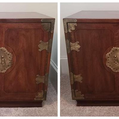 Pair of Henredon Ming-Inspired Nightstands with Brass Mounts