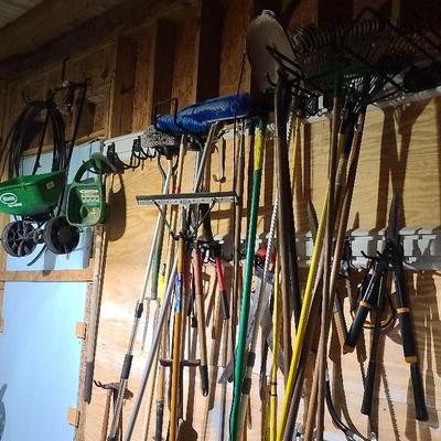 Yard Maintenance Tools With Scotts Seed Spreader