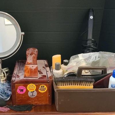 Shoeshine Kit, Mirror, and Other Accessories