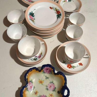 Vintage Dish Set Of 3 