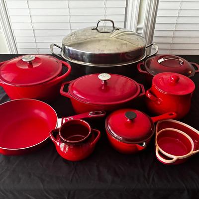 Vibrant Red Kitchenware Collection – Cast Iron, Ceramic & Nonstick