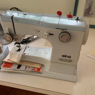 Sale Photo Thumbnail #133: Elna SU 62 C sewing machine