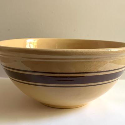Sale Photo Thumbnail #106: Weller 12” bowl