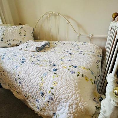 Nice Iron Daybed with Trundle