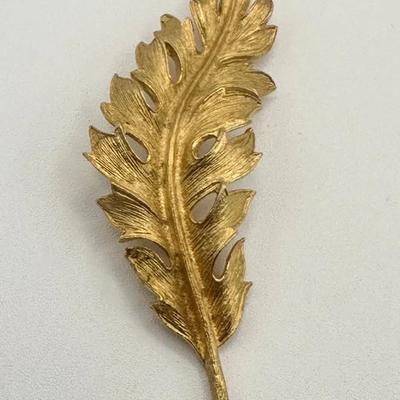 Coro 1961 Signed Branch Feather Gold Tone Brooch Pin