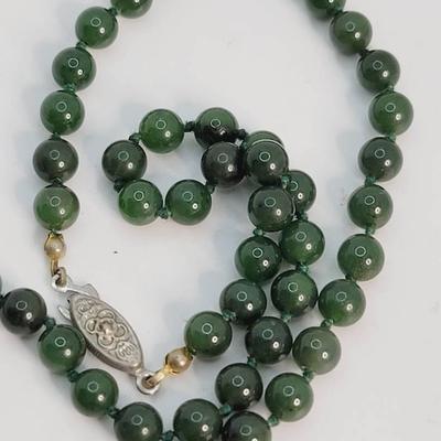 Spinach Green Jade Hand Knotted Necklace Vintage 