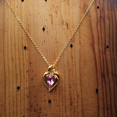 Avon Signed Gold Tone Vintage Necklace With Heart Pink And Clear Crystal