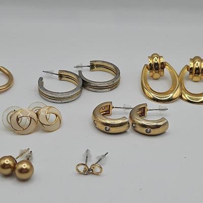 Gold And Silver Tone And Enamel Earrings Lot 7 Pair