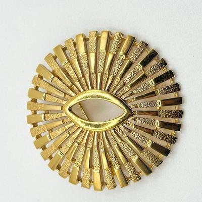 Crown Trifari Signed Gold Tone Pin Brooch Large Round Circle