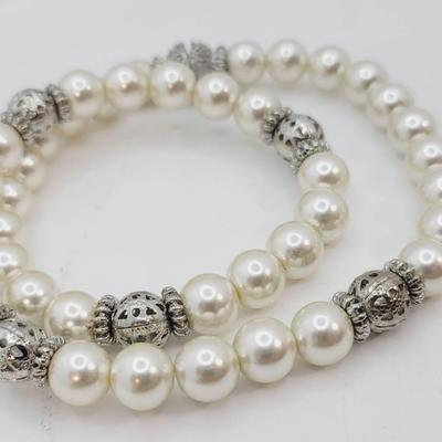 Beautiful Openwork Silver Tone Bead and Faux Pearl Necklace 