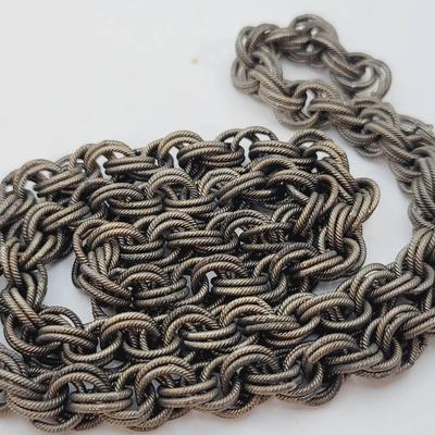 Detailed Twisted Double Link Chain Necklace Vintage