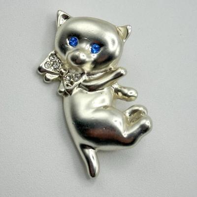 Blue Eye Kitty Cat Brooch Crazy Cat Lady Pin
