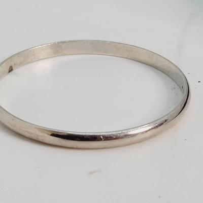 Sterling Silver Signed New Zealand 925 Bangle Bracelet 