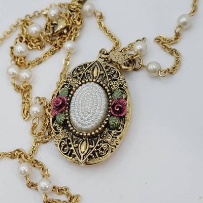 Romantic 1928 Rose Pearl Locket Necklace 