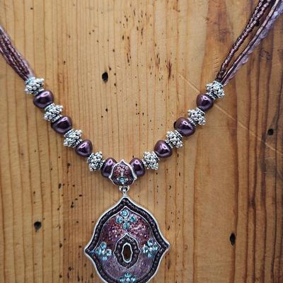 Avon Purple Blue And Silver Tone Vintage Necklace Stunning 
