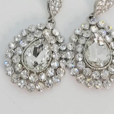 Beautiful Sparkly Rhinestone Teardrop Earrings 