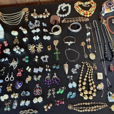 Sale Photo Thumbnail #10: Vintage Costume Jewelry 