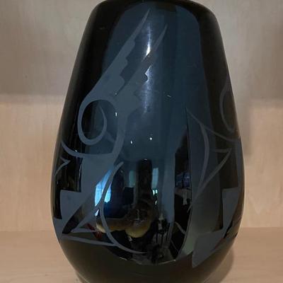 El dine native american vase see description