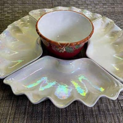 Iridescent clamshell serving dishes