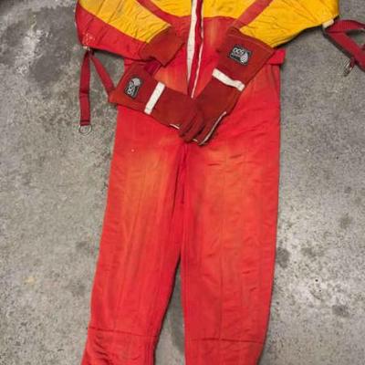 Design 500 redyellow racing jumpsuit and gloves